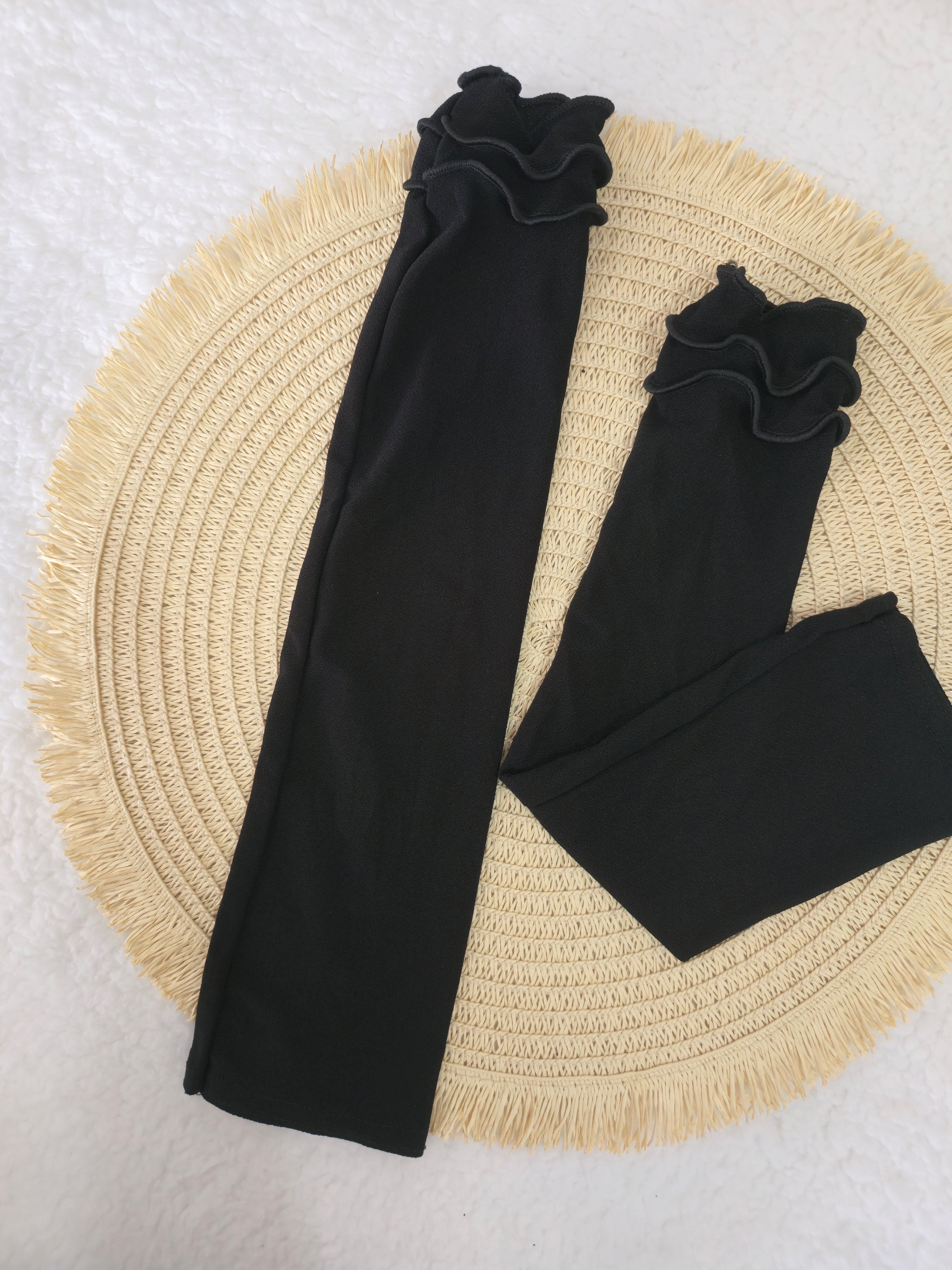 Hijab accessories, Hijab sleevies, Arm sleeves, Modest wear, Muslim women fashion, Fingerless gloves, Islamic gift, Undersleeves, Long gloves, Modest outfit, Hijab essentials, Elanee Modest, Women's modest wear, Prayer accessories, Muslim gift ideas